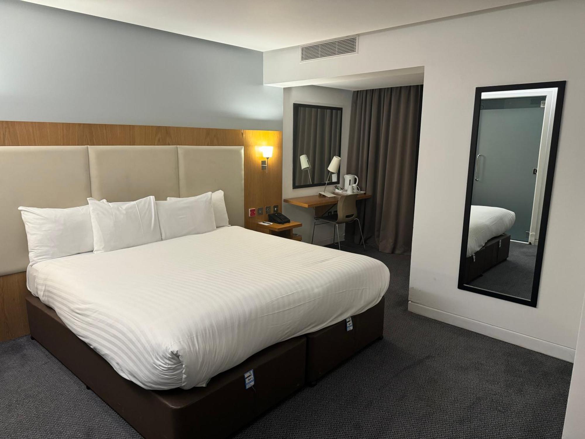 Holiday Inn Sittingbourne By Ihg Esterno foto